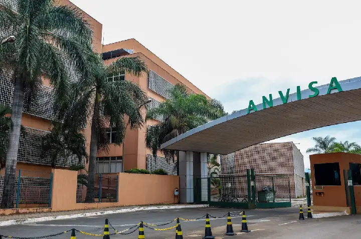 Anvisa alerta para venda irregular de tirzepatida em pó na internet 