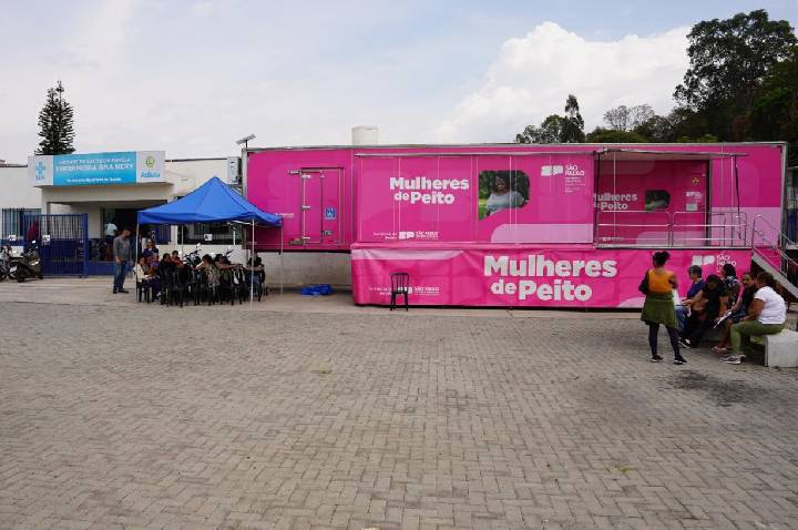 Atibaia realiza 500 mamografias com a carreta “Mulheres de Peito”