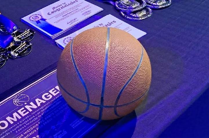 Basquete de Atibaia é homenageado pelas conquistas ao longo da história