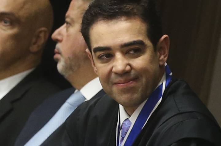 Bruno Dantas renuncia ao cargo de ministro do TCU