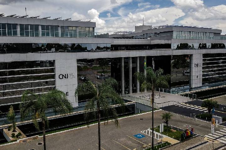 CNJ acaba com aposentadoria compulsória como punição máxima para juiz