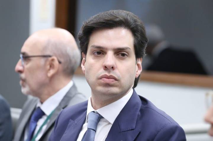 Comissão aprova inclusão de imagem em notificação de multa de trânsito