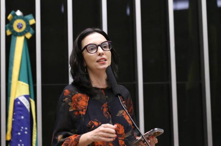 Comissão aprova projeto que caracteriza o acesso a remédios como direito humano