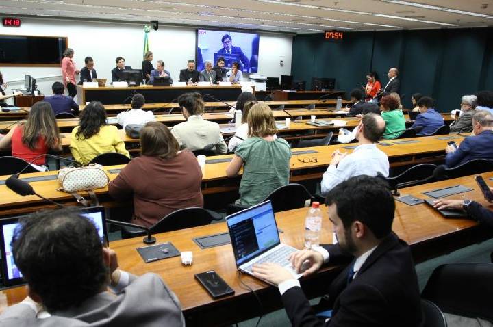 Especialistas defendem proibição total do mercúrio para conter crise ambiental e de saúde na Amazônia