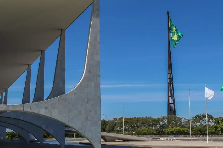 Frente de prefeitos apresenta carta com propostas aos presidenciáveis