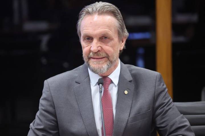 Líder do PT defende votação de aumento do faturamento do MEI nesta semana