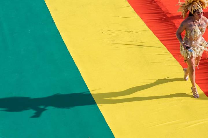 Parada Brasília Orgulho traz campanha do voto contra o preconceito