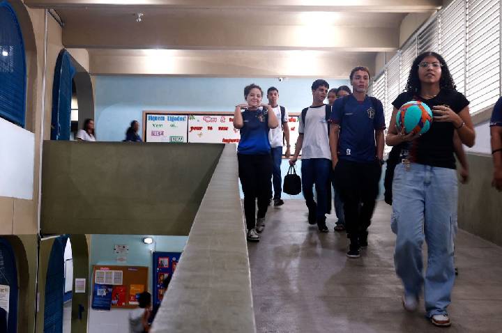 Pé-de-Meia começa a pagar sexta parcela a estudantes nesta segunda