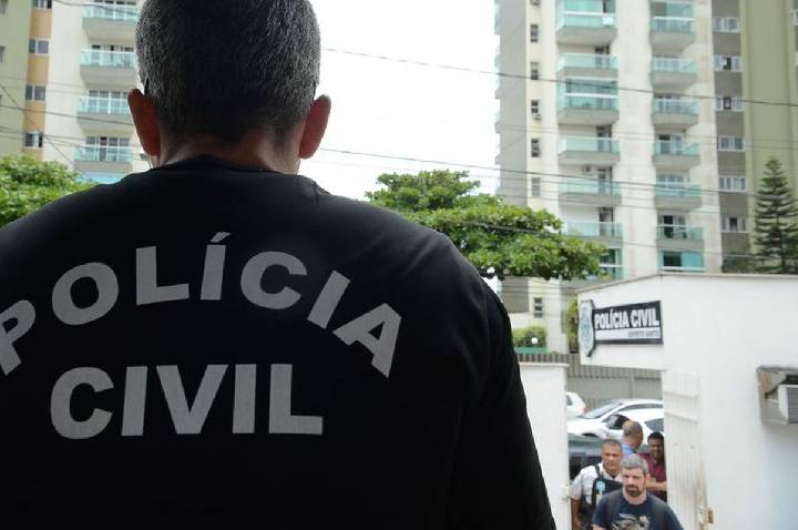 Polícia faz operação contra núcleo financeiro do Comando Vermelho