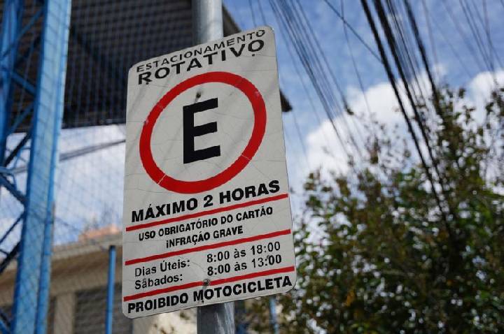 Prefeitura de Atibaia avança na regularização da Zona Azul e define nova data de licitação