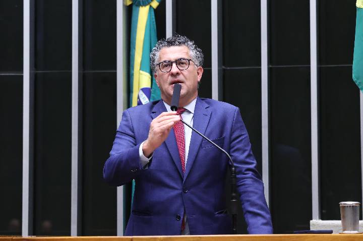 Projeto exige campanha informativa 90 dias antes de cobrança de pedágio em rodovia federal