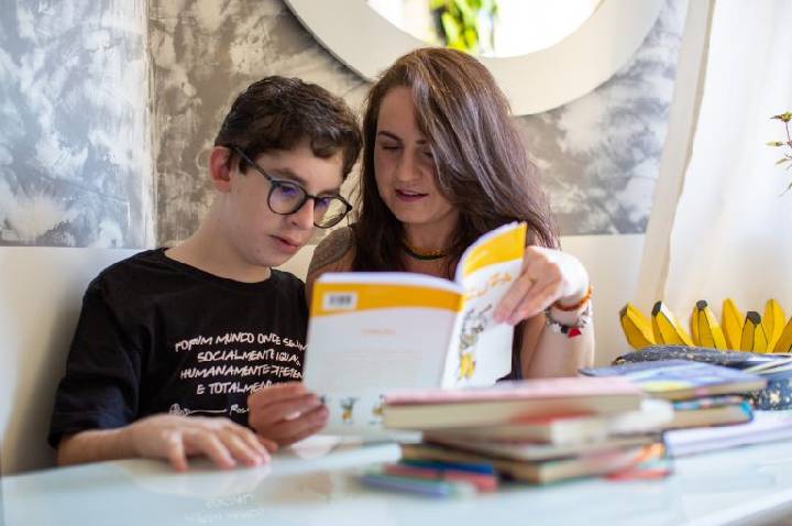 Projeto permite dedução integral do Imposto de Renda de gastos com educação de autistas