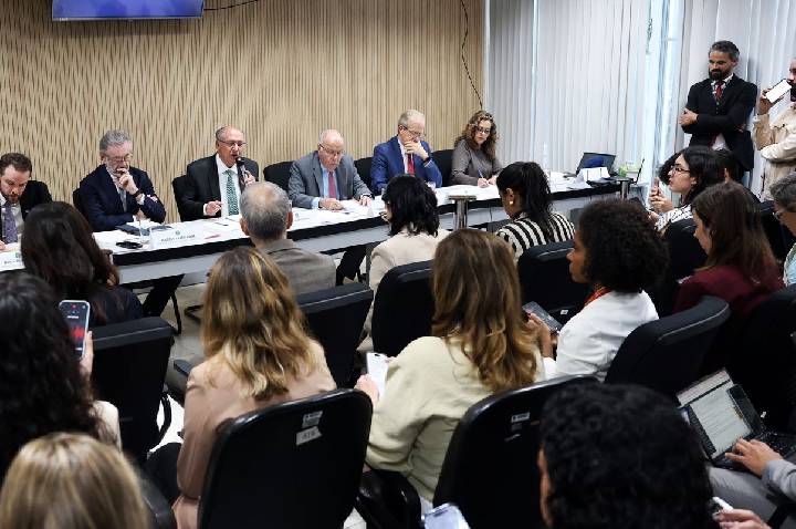 Setores atingidos por tarifaço dos EUA terão novo plano de socorro