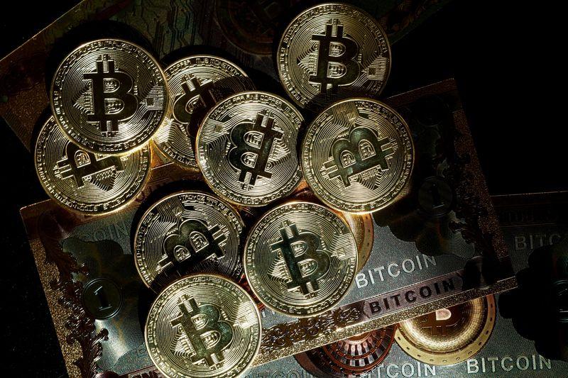 Bitcoin atinge pico histórico após eleição de Trump elevar entusiasmo com criptomoedas