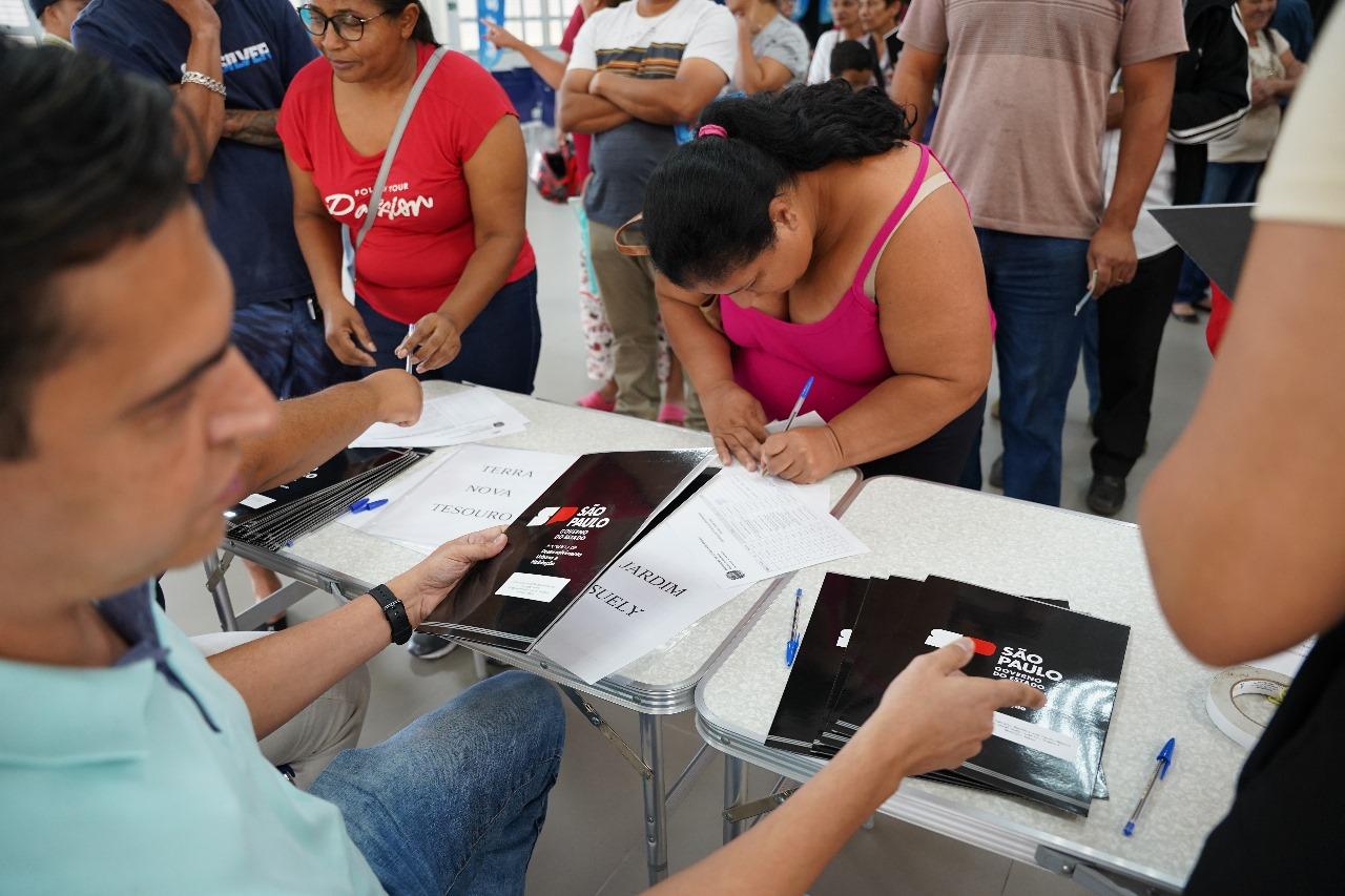 Prefeitura de Atibaia entrega novos títulos de propriedade, fazendo história nos últimos anos