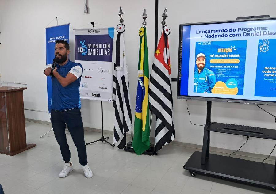 Prefeitura lança programa “Nadando com Daniel Dias em Atibaia”