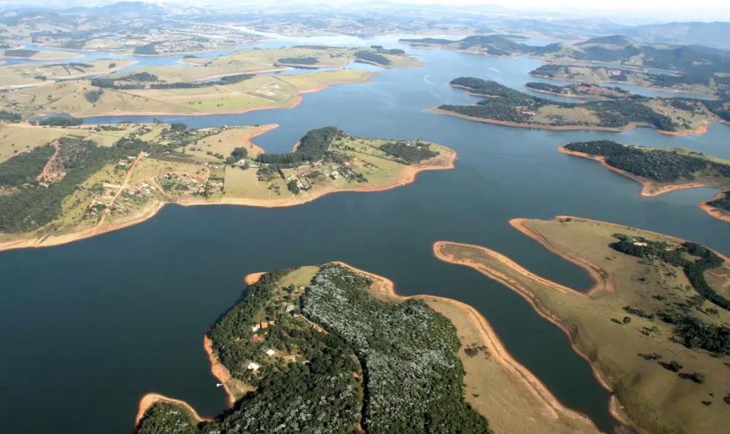 Níveis do Cantareira acendem sinal vermelho e reforçam necessidade urgente de economia de água
