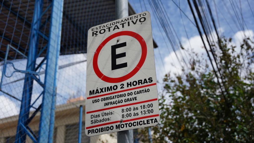 Prefeitura de Atibaia avança na regularização da Zona Azul e define nova data de licitação