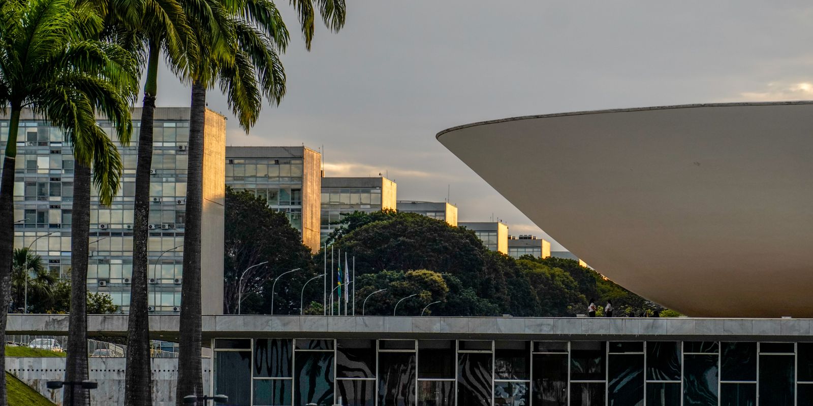 Líder do PT passa mal e Câmara suspende votações