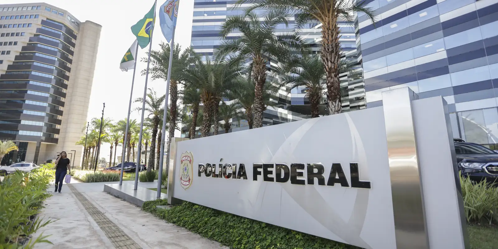 PF está com celular de Vorcaro e afirma poder enviar dados a ministros