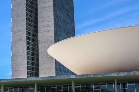 Taxa de renovação da Câmara dos Deputados fica em 38,7%